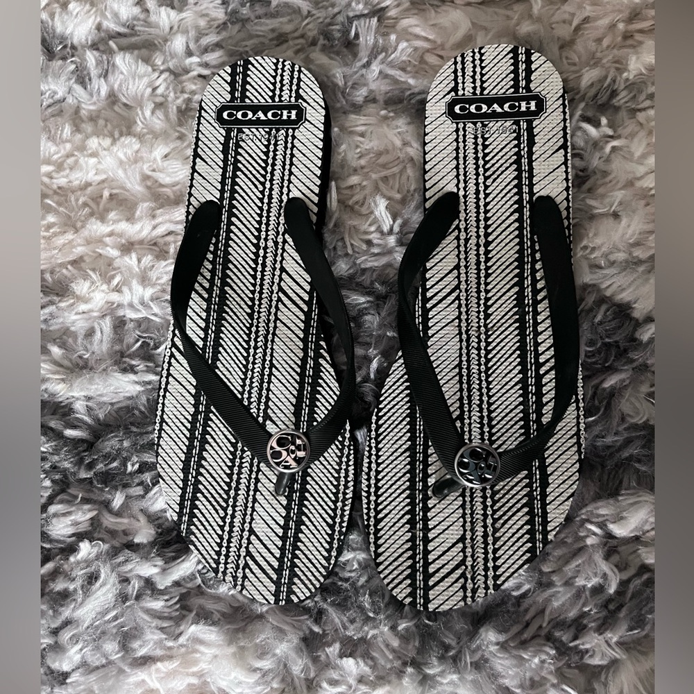 🖤Coach Flip-Flops🖤 - Picture 3 of 10